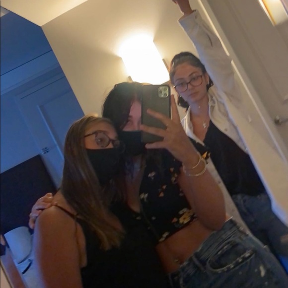 Meet your Posher, Lucia - Picture 1 of 1